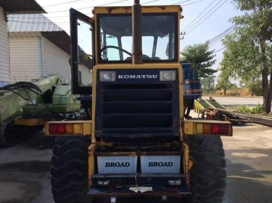 KOMATSU WA100-1 รถตักล้อยางเก่านอก 4,xxx ชั่วโมง KOMATSU WA100-1 รถตักล้อยางเก่านอก 4,xxx ชั่วโมง