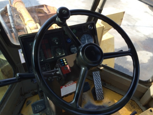 KOMATSU WA100-1 รถตักล้อยางเก่านอก 4,xxx ชั่วโมง KOMATSU WA100-1 รถตักล้อยางเก่านอก 4,xxx ชั่วโมง