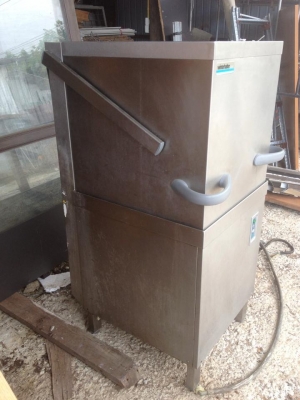 ขายเครื่องล้างจานราคาถูกๆครับ