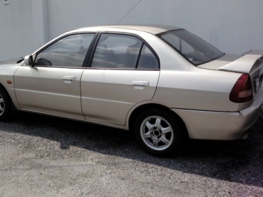 มิตซุ ท้ายเบนซ์ ติดแก้สแล้ว รถสวย