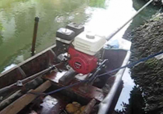 ขายเรือขนาด 8 ศอกพร้อมเครื่องสภาพใช้งานอยู่