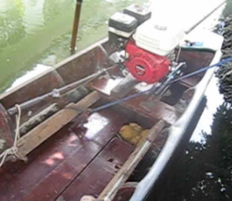 ขายเรือขนาด 8 ศอกพร้อมเครื่องสภาพใช้งานอยู่