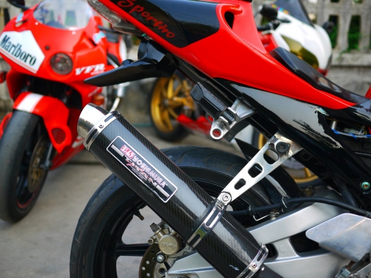 ขาย CBR400 พร้อมทะเบียนแท้ ท่อสูตรโยชิแคปล่า ขาย CBR400 พร้อมทะเบียนแท้ ท่อสูตรโยชิแคปล่า