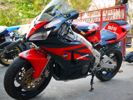 ขาย CBR400 พร้อมทะเบียนแท้ ท่อสูตรโยชิแคปล่า ขาย CBR400 พร้อมทะเบียนแท้ ท่อสูตรโยชิแคปล่า