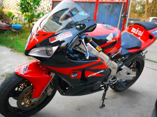 ขาย CBR400 พร้อมทะเบียนแท้ ท่อสูตรโยชิแคปล่า ขาย CBR400 พร้อมทะเบียนแท้ ท่อสูตรโยชิแคปล่า