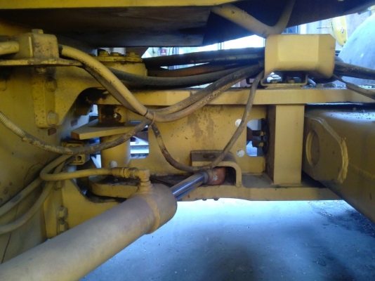 รถบดสั่นสะเทือนล้อเหล็กคู่ SAKAI รุ่น SW100