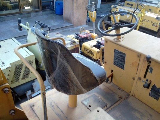 รถบดสั่นสะเทือนล้อเหล็กคู่ SAKAI รุ่น SW100