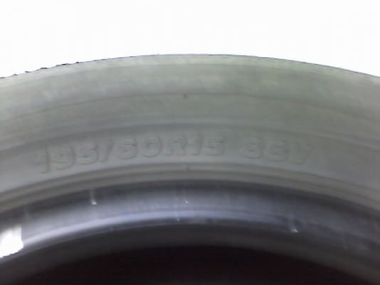 ขายยางบริสโตน195 60 15 ปี 12 ยาง6หมื่นโลราคา2500บาท4เส้น