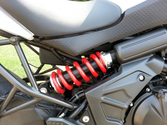 ขายVersys 2013 สีขาว ก.ค.(รถ7เดือน) ใหม่มาก พร้อมของแต่ง และประกันชั้น1 ท่อผ่าเสียงทุ้มไม่แผด รถออกศูนย์เรียว