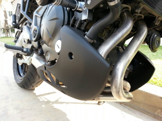 ขายVersys 2013 สีขาว ก.ค.(รถ7เดือน) ใหม่มาก พร้อมของแต่ง และประกันชั้น1 ท่อผ่าเสียงทุ้มไม่แผด รถออกศูนย์เรียว