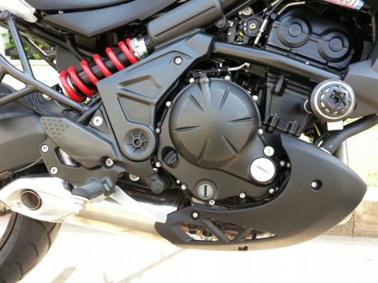 ขายVersys 2013 สีขาว ก.ค.(รถ7เดือน) ใหม่มาก พร้อมของแต่ง และประกันชั้น1 ท่อผ่าเสียงทุ้มไม่แผด รถออกศูนย์เรียว