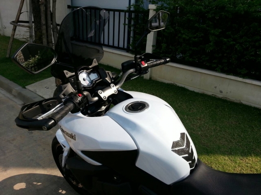 ขายVersys 2013 สีขาว ก.ค.(รถ7เดือน) ใหม่มาก พร้อมของแต่ง และประกันชั้น1 ท่อผ่าเสียงทุ้มไม่แผด รถออกศูนย์เรียว