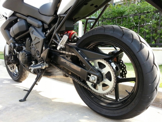 ขายVersys 2013 สีขาว ก.ค.(รถ7เดือน) ใหม่มาก พร้อมของแต่ง และประกันชั้น1 ท่อผ่าเสียงทุ้มไม่แผด รถออกศูนย์เรียว