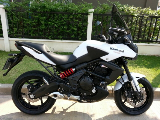 ขายVersys 2013 สีขาว ก.ค.(รถ7เดือน) ใหม่มาก พร้อมของแต่ง และประกันชั้น1 ท่อผ่าเสียงทุ้มไม่แผด รถออกศูนย์เรียว