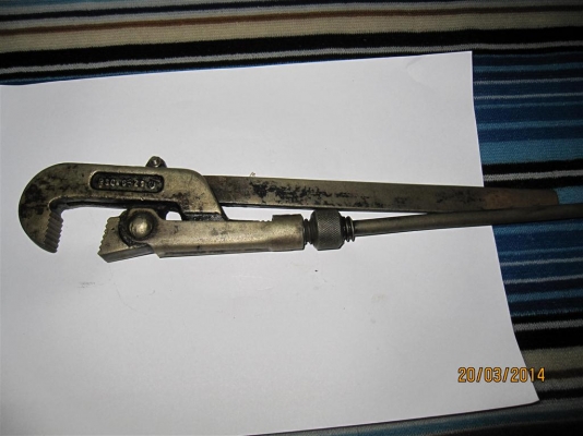 ประแจคอม้า Poland เหล็กดีมาก ๆ สภาพปากเดิม ๆ ขนาดน่าจะ 1 นิ้ว