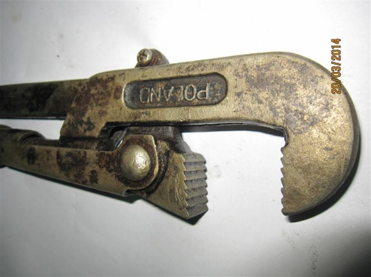 ประแจคอม้า Poland เหล็กดีมาก ๆ สภาพปากเดิม ๆ ขนาดน่าจะ 1 นิ้ว