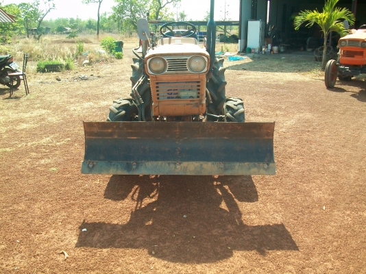 คูโบต้าZL2201dt 4X4พร้อมดันหน้าและกันจมผาน5ทำสีตัวถังใหม่เพื่อความสวยงาม