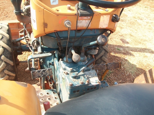 คูโบต้าZL2201dt 4X4พร้อมดันหน้าและกันจมผาน5ทำสีตัวถังใหม่เพื่อความสวยงาม