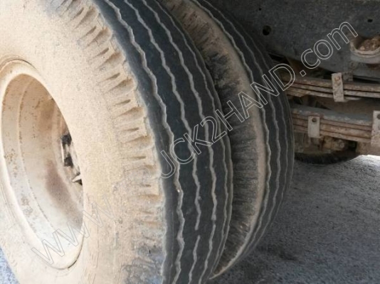 รถบรรทุก 6 ล้อ ยี่ห้อ ISUZU รุ่น NPR