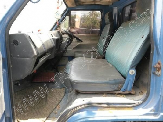 รถบรรทุก 6 ล้อ ยี่ห้อ ISUZU รุ่น NPR