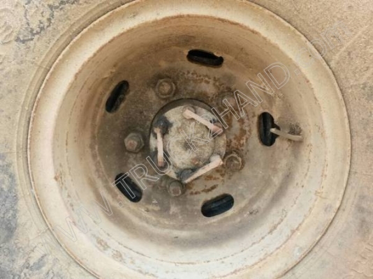 รถบรรทุก 6 ล้อ ยี่ห้อ ISUZU รุ่น NPR