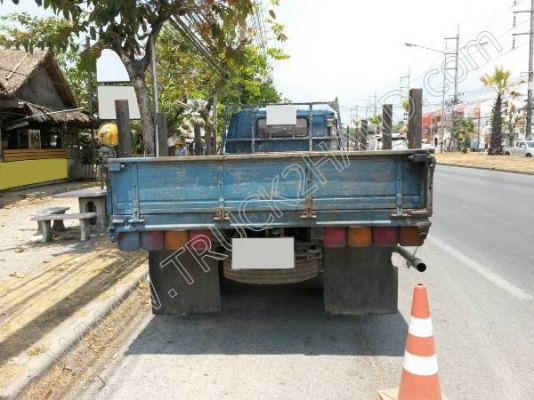 รถบรรทุก 6 ล้อ ยี่ห้อ ISUZU รุ่น NPR