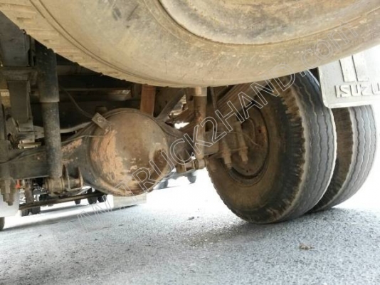 รถบรรทุก 6 ล้อ ยี่ห้อ ISUZU รุ่น NPR