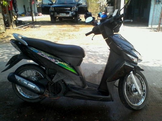 ขายฮอนด้าคลิ๊ก สภาพขับขี่ได้ปกติ 9800 บาทครับ