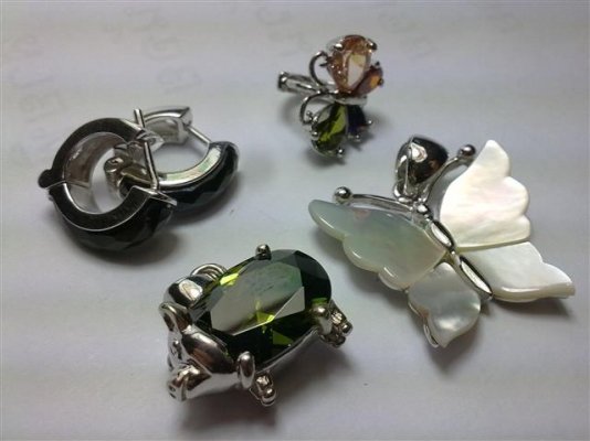 จี้เงิน3อันต่างหู1คู่ จี้เงิน3อันต่างหู1คู่