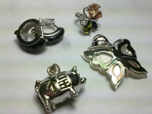 จี้เงิน3อันต่างหู1คู่ จี้เงิน3อันต่างหู1คู่