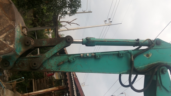 ขายด่วนรถเเม็คโครKOBELCO SK100-5มาร์คไฟร์รถนำเข้าเก่าญี่ปุ่นแท้ไม่เคยใช้งานเมืองไทยเลยมีปั้มลายหัวกระแทกพร้อม