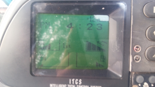 ขายด่วนรถเเม็คโครKOBELCO SK100-5มาร์คไฟร์รถนำเข้าเก่าญี่ปุ่นแท้ไม่เคยใช้งานเมืองไทยเลยมีปั้มลายหัวกระแทกพร้อม