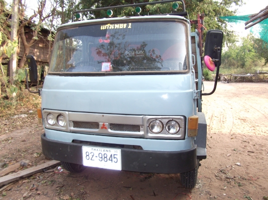 ต้องการขายรถ6ล้อมิสซูfuso  295,000