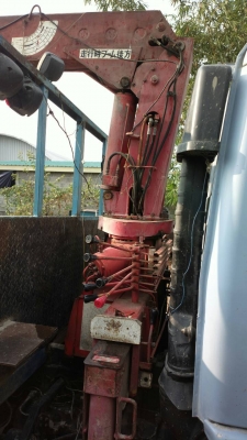 รถบรรทุกติดเครน