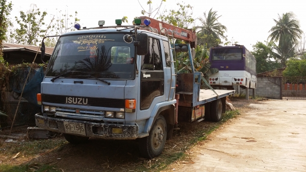 รถบรรทุกติดเครน