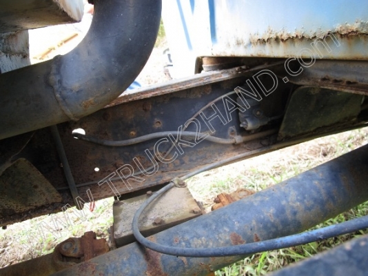 รถบรรทุกน้ำหัวยาว ยี่ห้อ NISSAN