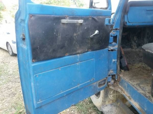 รถบรรทุกน้ำหัวยาว ยี่ห้อ NISSAN