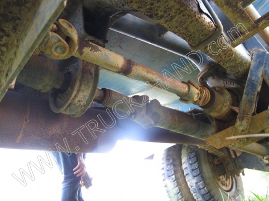 รถบรรทุกน้ำหัวยาว ยี่ห้อ NISSAN