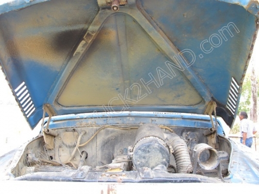 รถบรรทุกน้ำหัวยาว ยี่ห้อ NISSAN