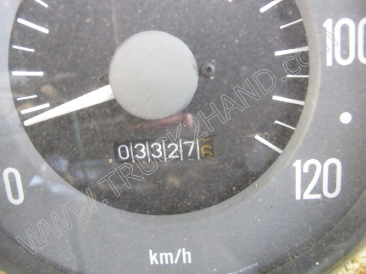 รถบรรทุกน้ำหัวยาว ยี่ห้อ NISSAN