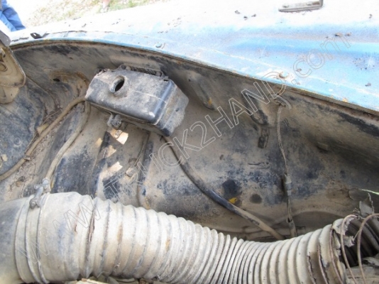 รถบรรทุกน้ำหัวยาว ยี่ห้อ NISSAN