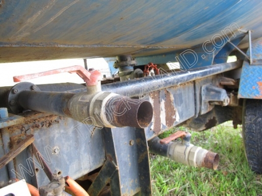 รถบรรทุกน้ำหัวยาว ยี่ห้อ NISSAN