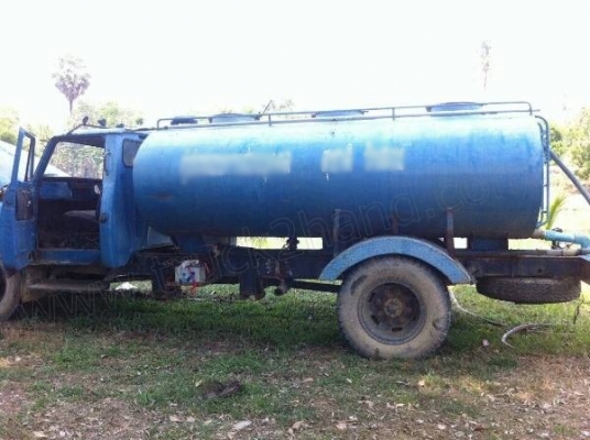 รถบรรทุกน้ำหัวยาว ยี่ห้อ NISSAN