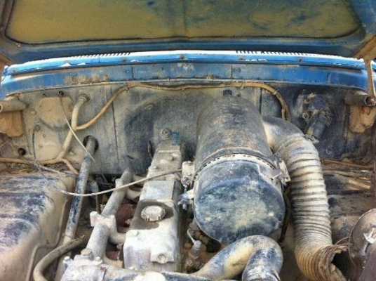 รถบรรทุกน้ำหัวยาว ยี่ห้อ NISSAN