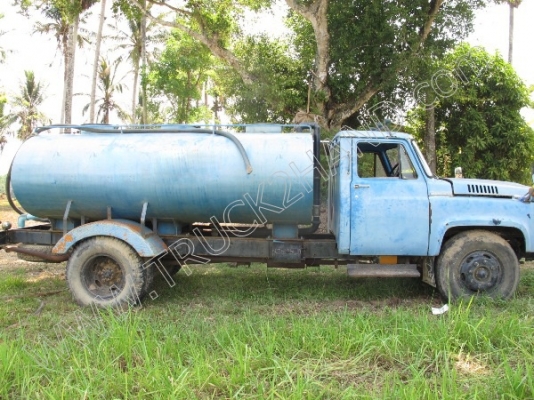 รถบรรทุกน้ำหัวยาว ยี่ห้อ NISSAN