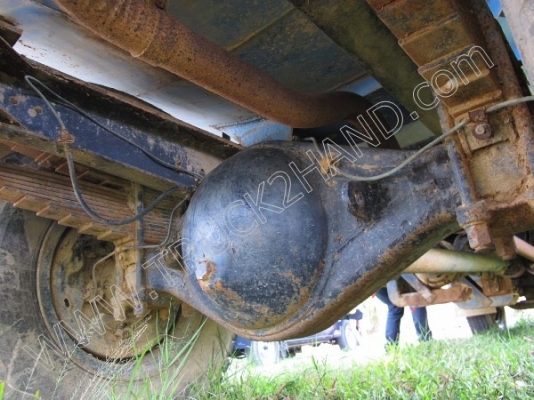 รถบรรทุกน้ำหัวยาว ยี่ห้อ NISSAN