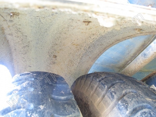 รถบรรทุกน้ำหัวยาว ยี่ห้อ NISSAN