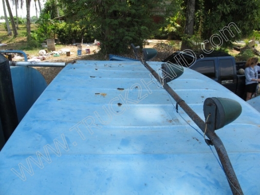 รถบรรทุกน้ำหัวยาว ยี่ห้อ NISSAN