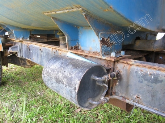 รถบรรทุกน้ำหัวยาว ยี่ห้อ NISSAN