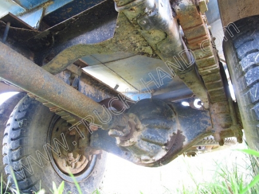 รถบรรทุกน้ำหัวยาว ยี่ห้อ NISSAN